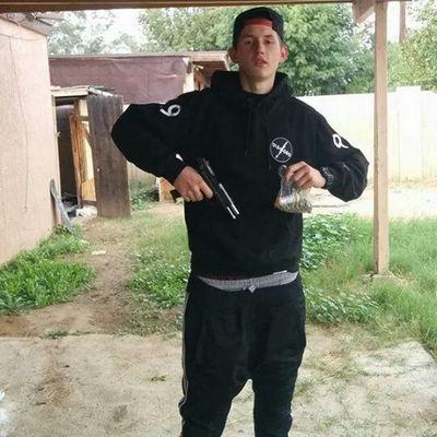 im Russian, 18 years old i like rap music and to party, i am going to college and i love cars, money, women im single at the moment