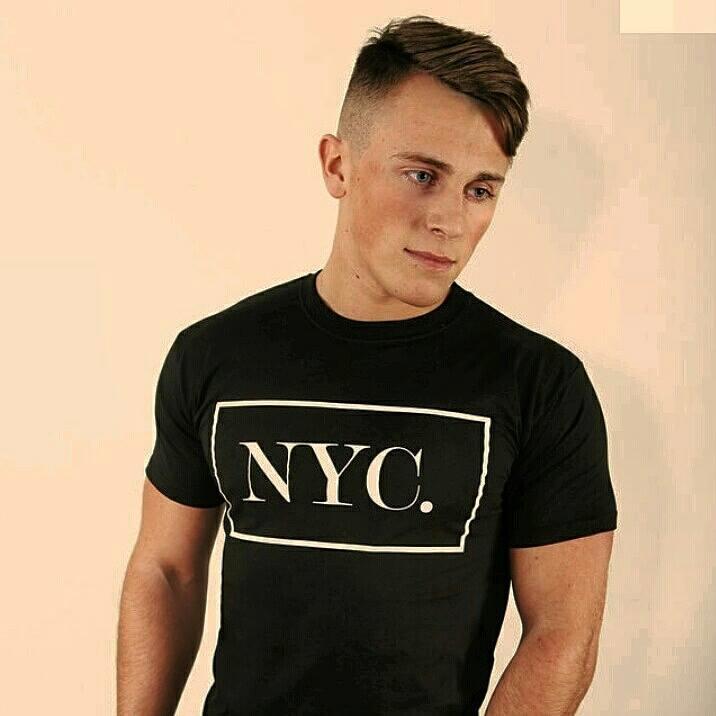 Freshers model ✌ Aspiring fitness model✌️ 17yr old lifter✌ Aesthetic✌️ College Student✌️