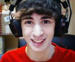 bella a tutti ragazzi io sono favij questo e il mio profilo twitter ufficiale seguitemi se vi va domandate e rispondo a tutti :D (gli altri profili son fanpage)