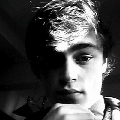 18. Single. Rap/Rock. Fitness freak. snapchat: its_jstreeter.