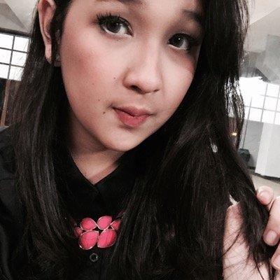 Nadia Blinkstar. nama asli aku Nadia Putri Utami aku ngefans banget sama Blink. sampai kapanpun Blink akan slalu ada di hati aku . I Love You BLINK .