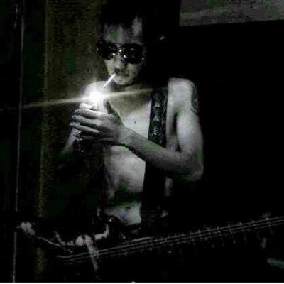 lead vocal @indoneSICK | Singer / SongWriter | ex vocal sahara (2009-2012)
