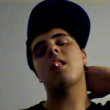 Im fun and cool  and love anime thats it oh and im gay :)