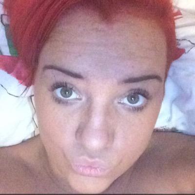 23 love having a laugh and being with my friends! loves a selfie
