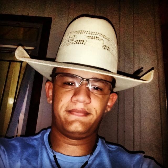 Soldado do @exercitooficial   , gosto de Rodeio, musica sertaneja, country music, naquear fumo e tereré ! WhatsApp: 04498750555 Chama la, bora conversa