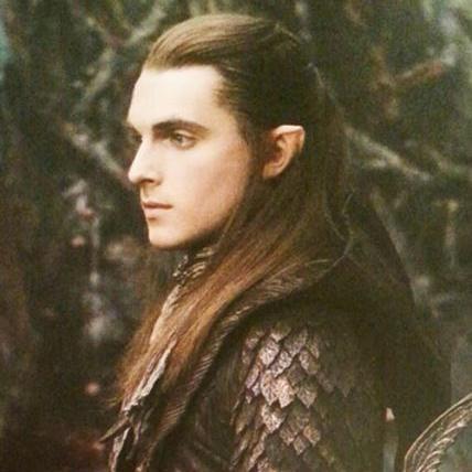 เอลรอส หน้าที่อัญยิ่งใหญ่ มาพร้อมกับกุญเเจห้องขังเเห่งเมิร์กวู้ด...
ELF key keeper. Mirkwood.