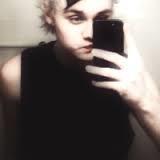 follow @STRAYALUKE cause she loves you a lot xx