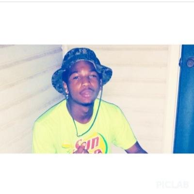 #campaign400 throwin 4's luh bitch ! free my bro foe MNM