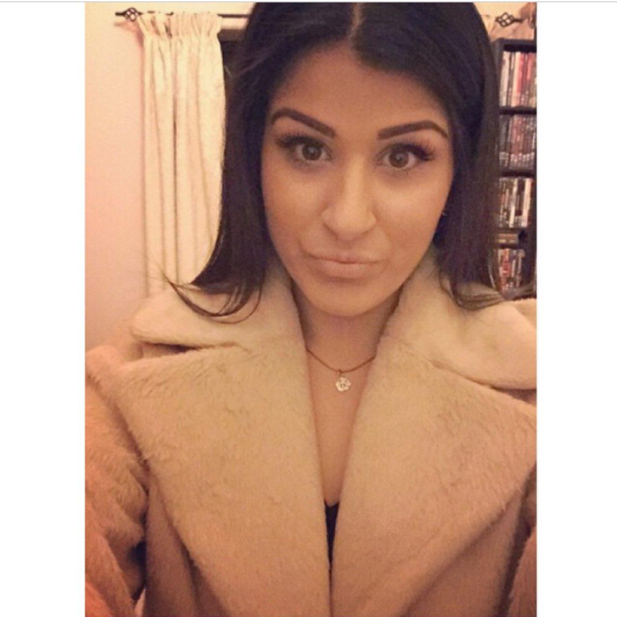 NatashaMalik8's profile picture. Independent queen working for her throne . 
23. Medical student.