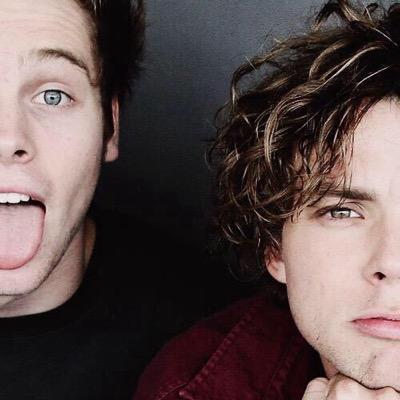 preorder @5SOS newest album #LIVESOS
