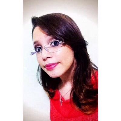 flaviasayhello's profile picture. 