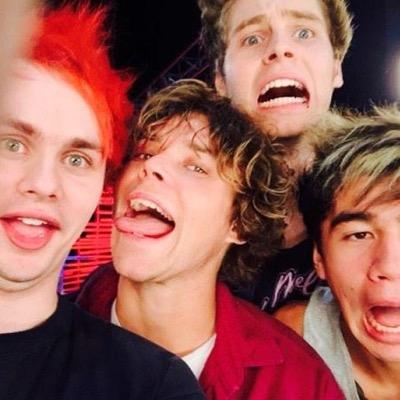THIS IS A FREE FOLLOW PLEASE FOLLOW MY OTHER ACCOUNT @5SOSand1DMen OR YOU WILL BE UNFOLLOWED ❤️ DONT ASK FOR A FOLLOW BACK ON THE OTHER ACCOUNT PLEASE