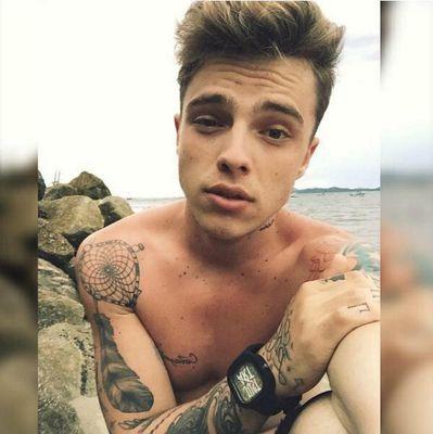 r3spirofly's profile picture. meninos que fly♥Justin♥Luan♥    2/3