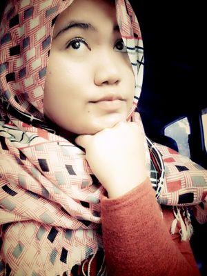 Syintarachma's profile picture. Fine someone who change your life, no just status..:))