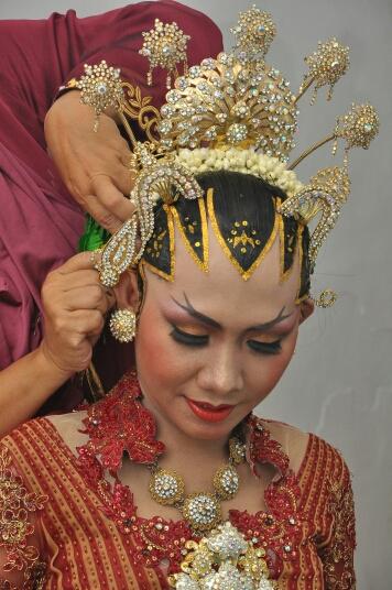 Cintailah aku karena cinta,bkn karena kelebihan fisik dan materi semata