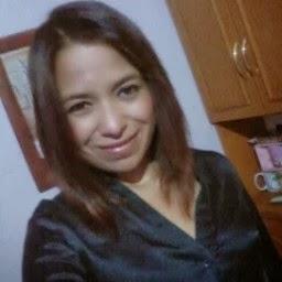 me gusta ir a bailes. c: