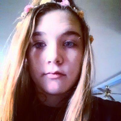 hastag_birdie's profile picture. my other account follow-@haileym123456