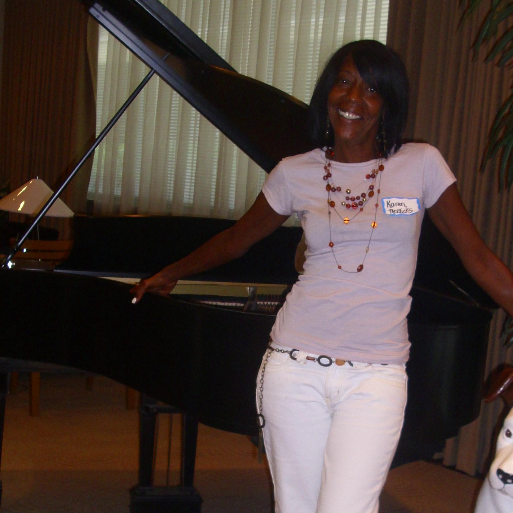 karenmerricks19's profile picture. 