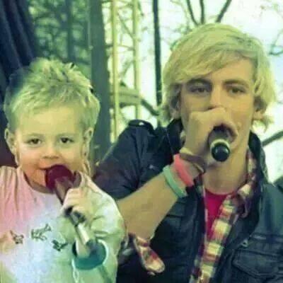 La Musica es Poesia con Personalidad
By-. Ross Lynch