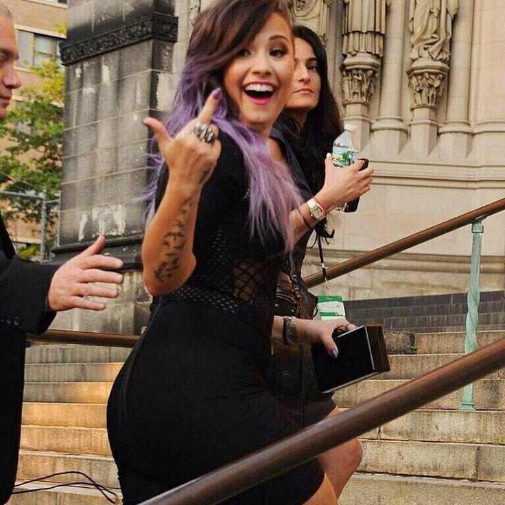 AmeliaLovato99's profile picture. @ddlovato is my queen