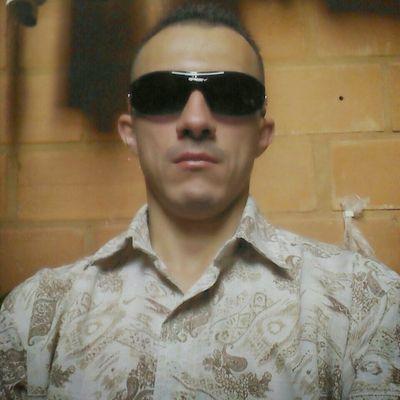 busco amigas entre 23 a 27 años mi washap  3103708033
