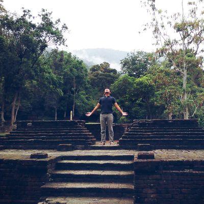 Tuhanku kamu tlonglah hntarkan kpdnya malaikat tuk jaganya bila ku tiada. xD