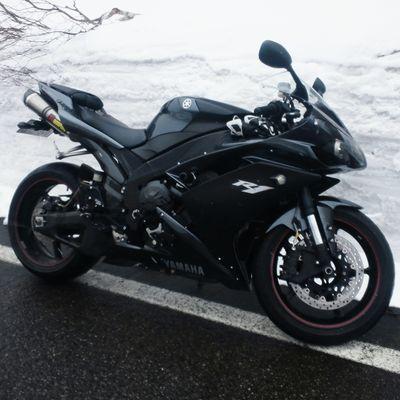 ツーリングが趣味です。
愛車はYAMAHA'07YZF-R1です❕predia、フィロソフィーのダンス🎶