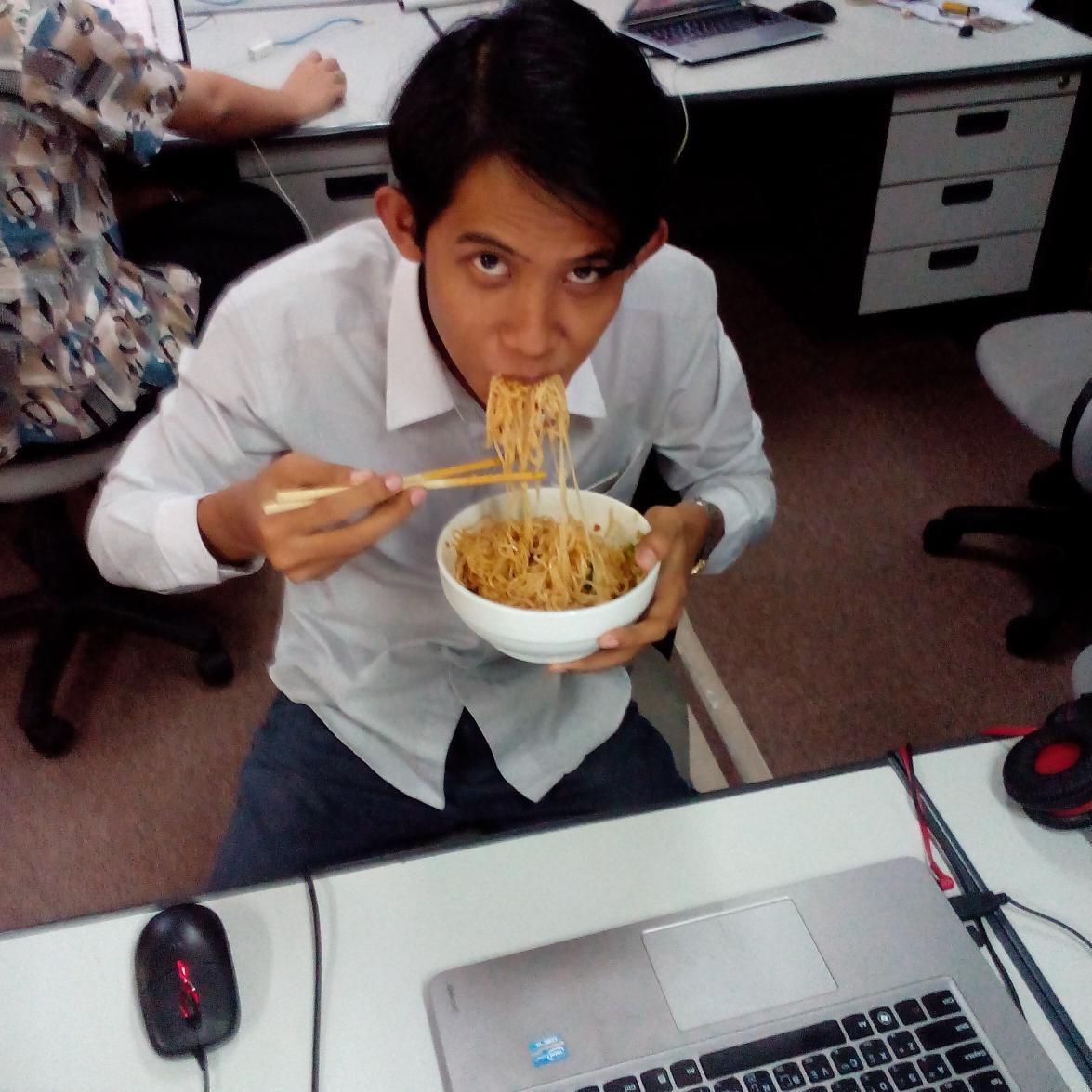 A Burmese programmer, husband, anime enthusiast, currently living in Tokyo.