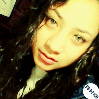 adrilu_19's profile picture. sacandote una sonrisa desde el 20 de octubre del 2000 
no tengo todo calculado ni una vida resuelta solo tengo una sonrisa y espero una de vuelta