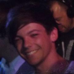 promkinglwt's profile picture. free follow from @marklouplier so if you can follow me there that'd be dandy