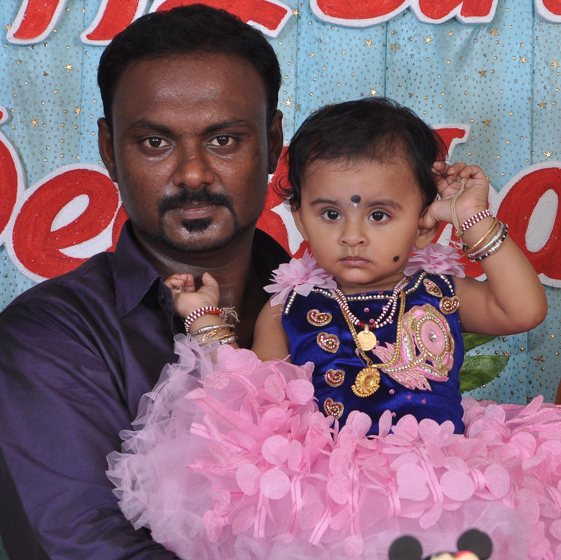 dhineshsha's profile picture. 