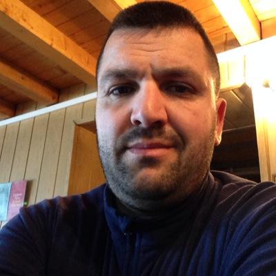 Azbitsmaili's profile picture. 