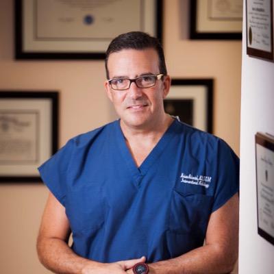 Dr Moises Roizental. Unique Interventional. Minimally invasive treatment for All types of varicose veins. Pioneers in Endovascular Laser. Now in Miami