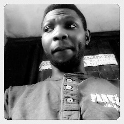 #Teamgenerous #TeamNoAngerAndPride #Teamfollowbak #TeamArsenal  Am that shy guy that puts on sunglasses..........Am has simple as mathematics...IG-amajierichard