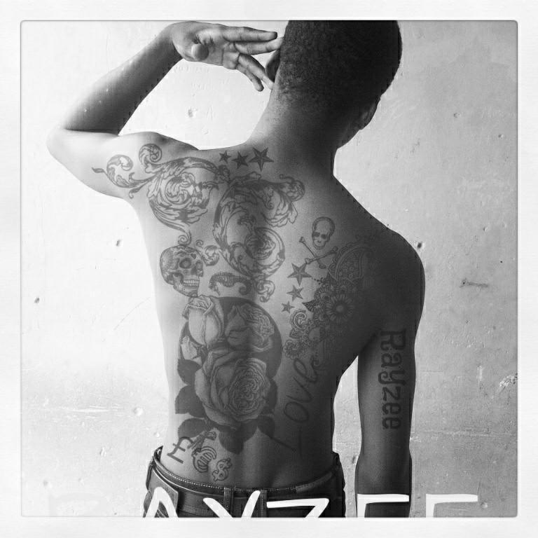 I am a crazy,  young fellow.....  but i am really fun to be with and i really dnt give a damn about love...    I love #kush