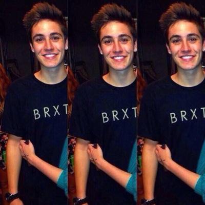 I JUST GAVE YOU A FREE FOLLOW NO PLEASE GO RT THIS LINK THANK YOU I LOVE YOU SO MUCH