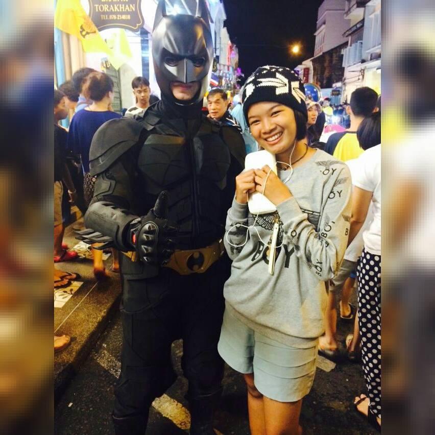 สวัสดีค่ะ Hello, my name is Meen. From Thailand. I love Paris and United States. :)