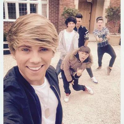 ~ Bars and Melody our my life ~ Overload our my world ~ Stereo kicks our my dreams ~ Harvey is a cutie ~ so i want them all
