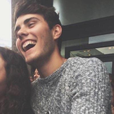 follow my best friend @suggsndeyes! She'll follow back if you ask her, promise!