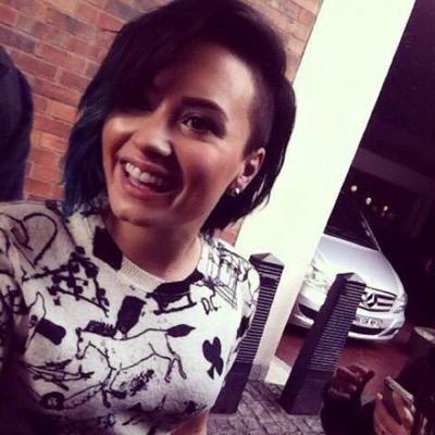 follow @beaftdevonne to help her reach her goal of 1.8K cause she gave you this free follow