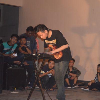 Young reliable! | Musician | @KPDEofficial | IG: fathurkpde | Path: Fatkhur Ridlo Arifin