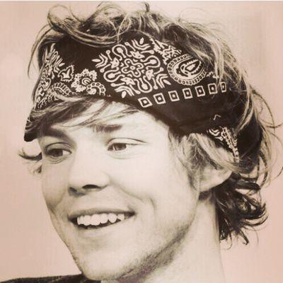 idk i just love the guy with long fingers and gorgeous laugh ||
ig: @xmarshmallows ||
wattpad: @all_time_oreosx