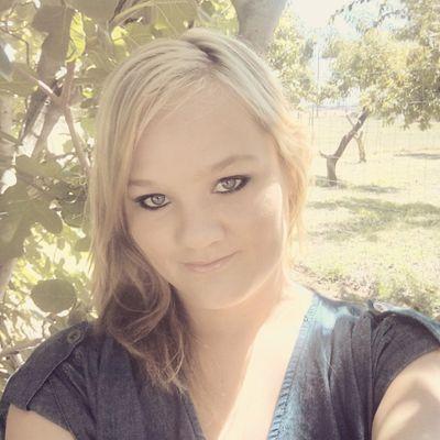 sanger/liedtjieskrywer van Suid Afrika vir meer inligting of optredes jacqualinelot@gmail.com