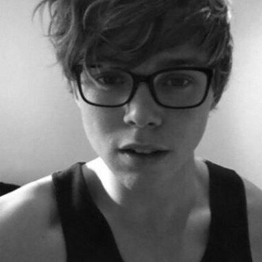 MY PRINCE IS ASHTON 隠れハスハス組→@1224Mkmk ぱいぱい仲間→@AMCL5_ily @0422_5sos @5sos_al_025