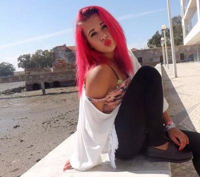 Δ Marta Δ 16 anos Δ Lisboa Δ Sigam que sigo de volta Δ #PanderaCorDeRosa