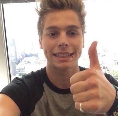 Luke hemmings it's my only sunshine