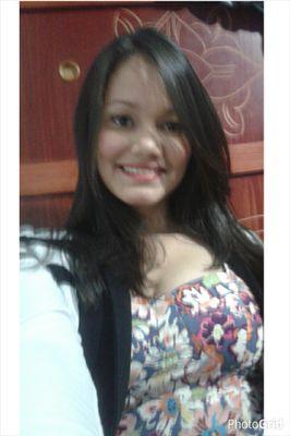 Estudiante de Ing Civil...  honesta, directa y sensilla!                 sigueme y te sigo♥  Instagram: @indirahlinars1