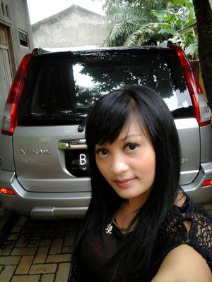 Q akan berusaha membuat mu selalu bahagia,,,tentu'y dengan cara q sendiri
