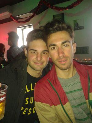 15Arthursant's profile picture. Felicidad intermitente nadie es feliz para siempre ;)