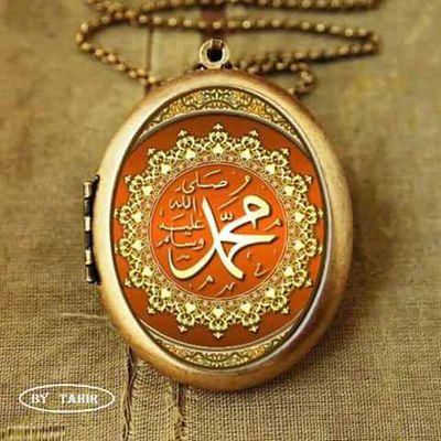 5b0a7a726279401's profile picture. 